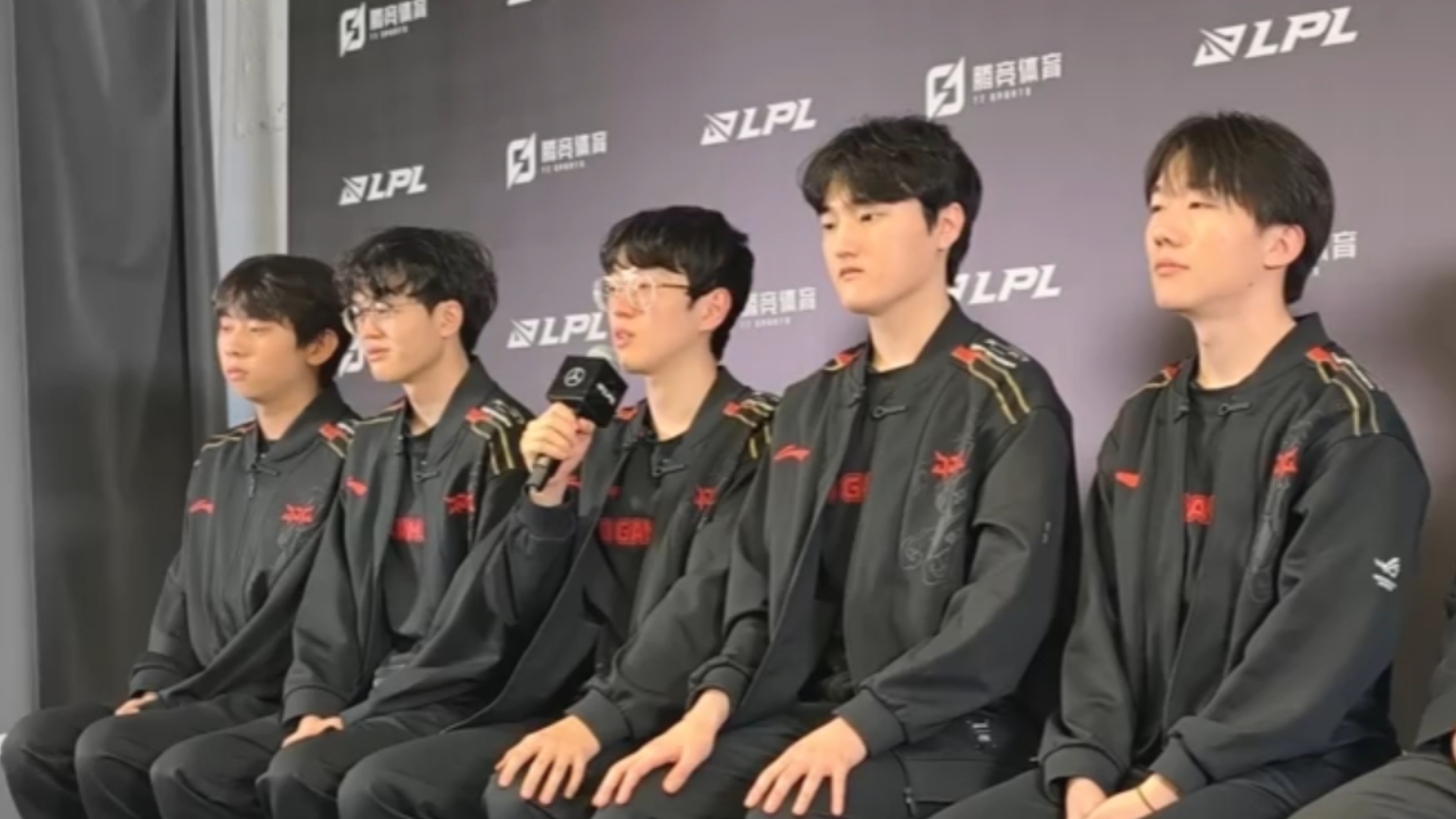 Scout迎来十二赛季高光表现，FPX球迷沸腾！